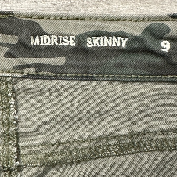 Junior’s Vanilla Star 9 Medium Green Olive Camo Jeans Pants Stretch Torn Ripped - Picture 9 of 11